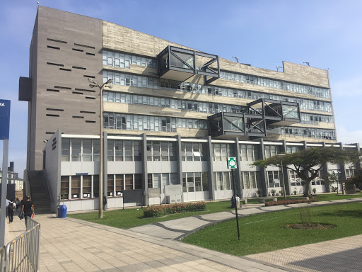 Pontificia Universidad Católica del Perú