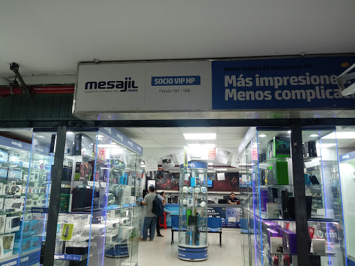 COMPUPLAZA