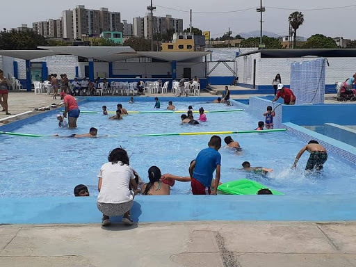 Piscina de la UV3