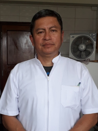 Dr. César Gallegos Llerena, Hematólogo